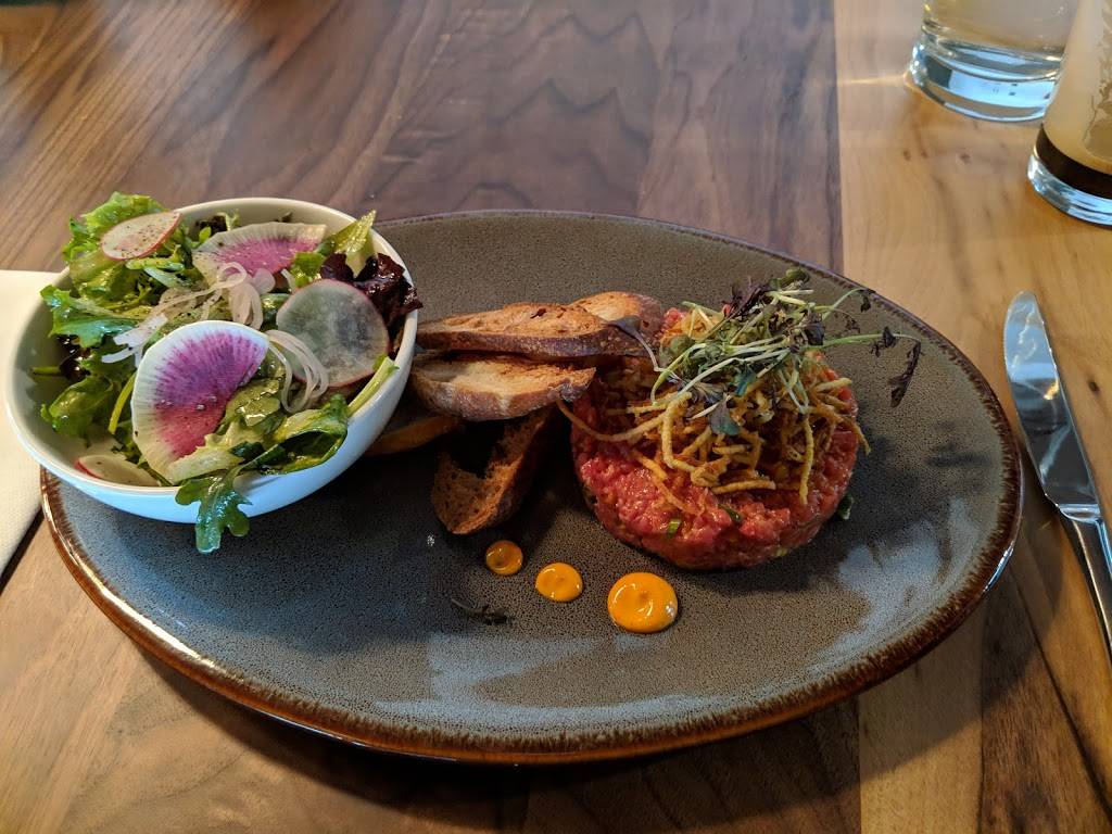 425˚F | restaurant | 100 Place Fabien Drapeau, Sainte-Thérèse, QC J7E 5W6, Canada | 4509519551 OR +1 450-951-9551