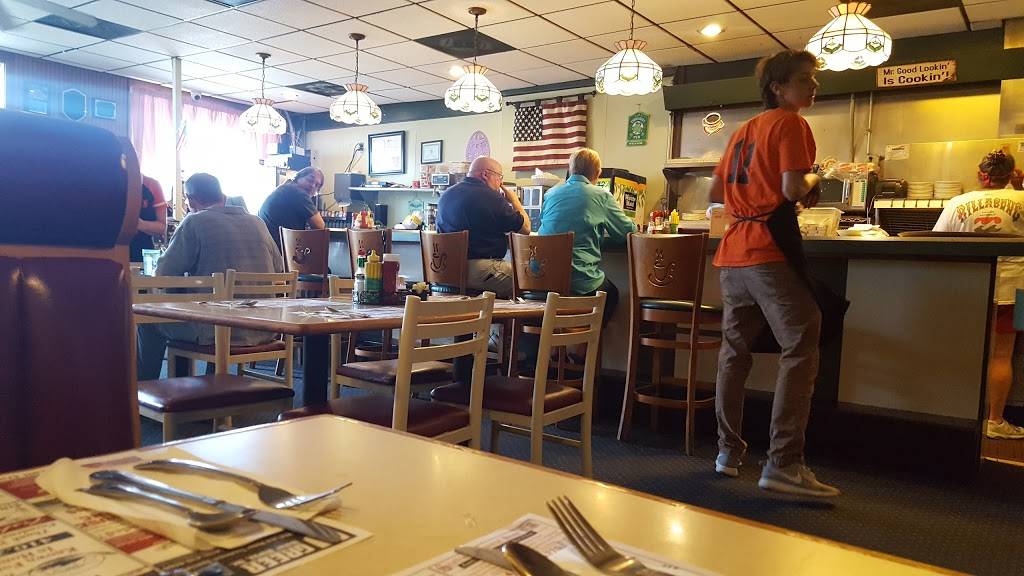 Johnnys Family Restaurant | restaurant | 3023 Mountain Rd, Pasadena, MD 21122, USA | 4102551621 OR +1 410-255-1621