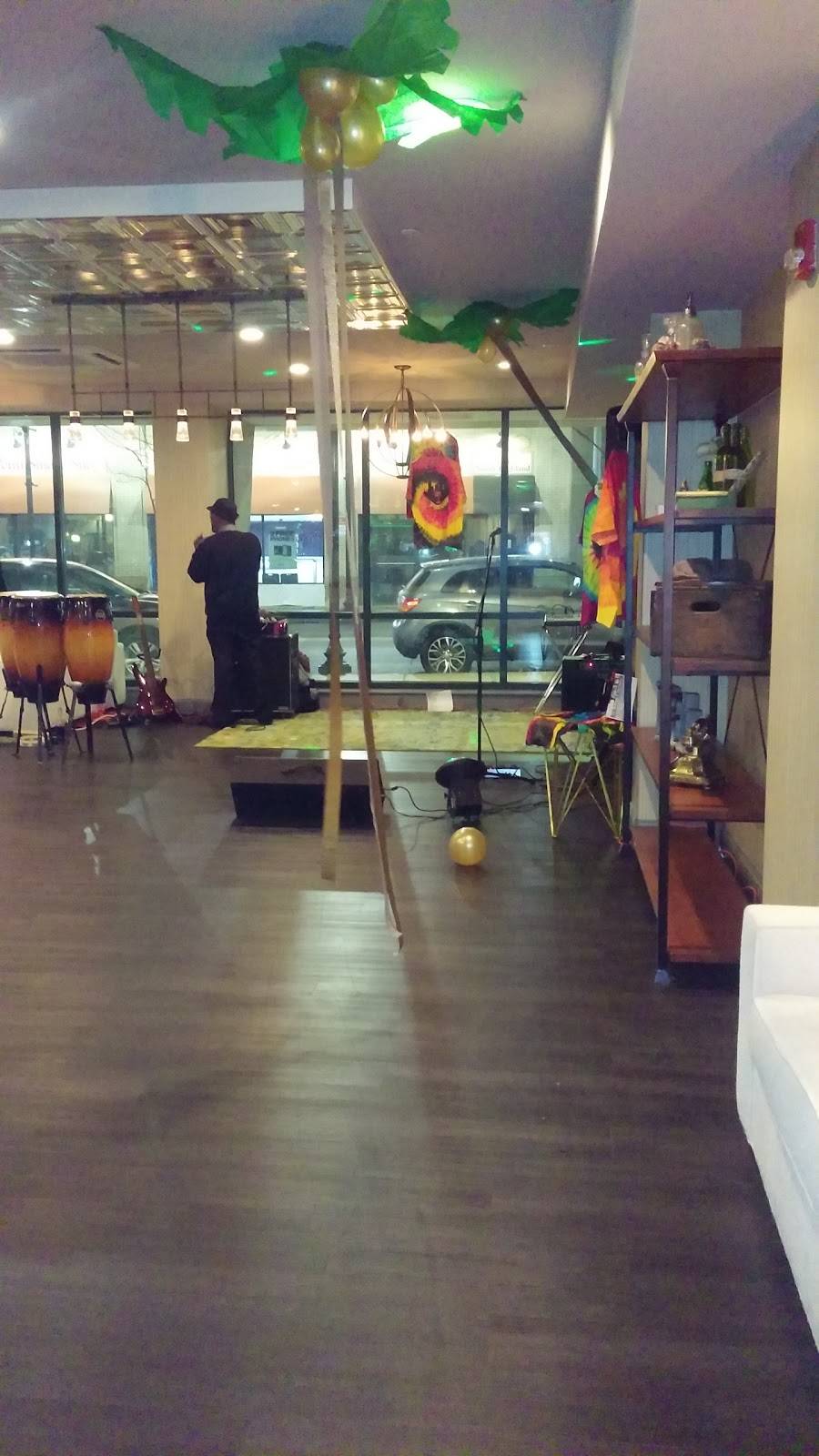 Wallaces Whiskey Room & Kitchen | restaurant | 123 N Highland Ave, Pittsburgh, PA 15206, USA | 4126650555 OR +1 412-665-0555