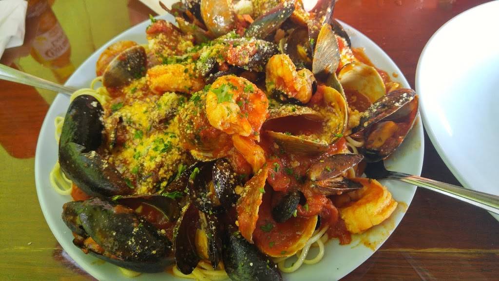 Get Hooked Grill | restaurant | 14333 Crab Trap Court, Hudson, FL 34667, USA | 7278628592 OR +1 727-862-8592