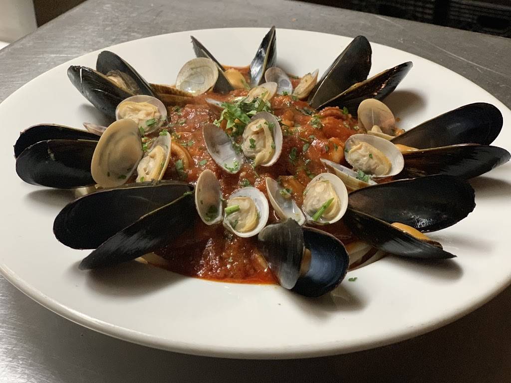 Valentinos Pizza & Restaurant | restaurant | 6998 N Lecanto Hwy, Holder, FL 34445, USA | 3528973902 OR +1 352-897-3902