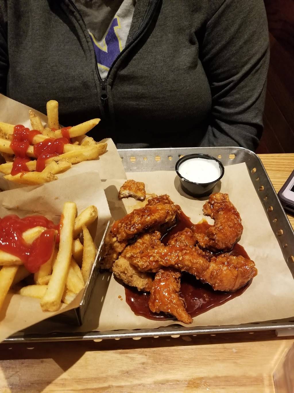 Chilis Grill & Bar | meal takeaway | 7385 W Colonial Dr, Orlando, FL 32818, USA | 4072956445 OR +1 407-295-6445