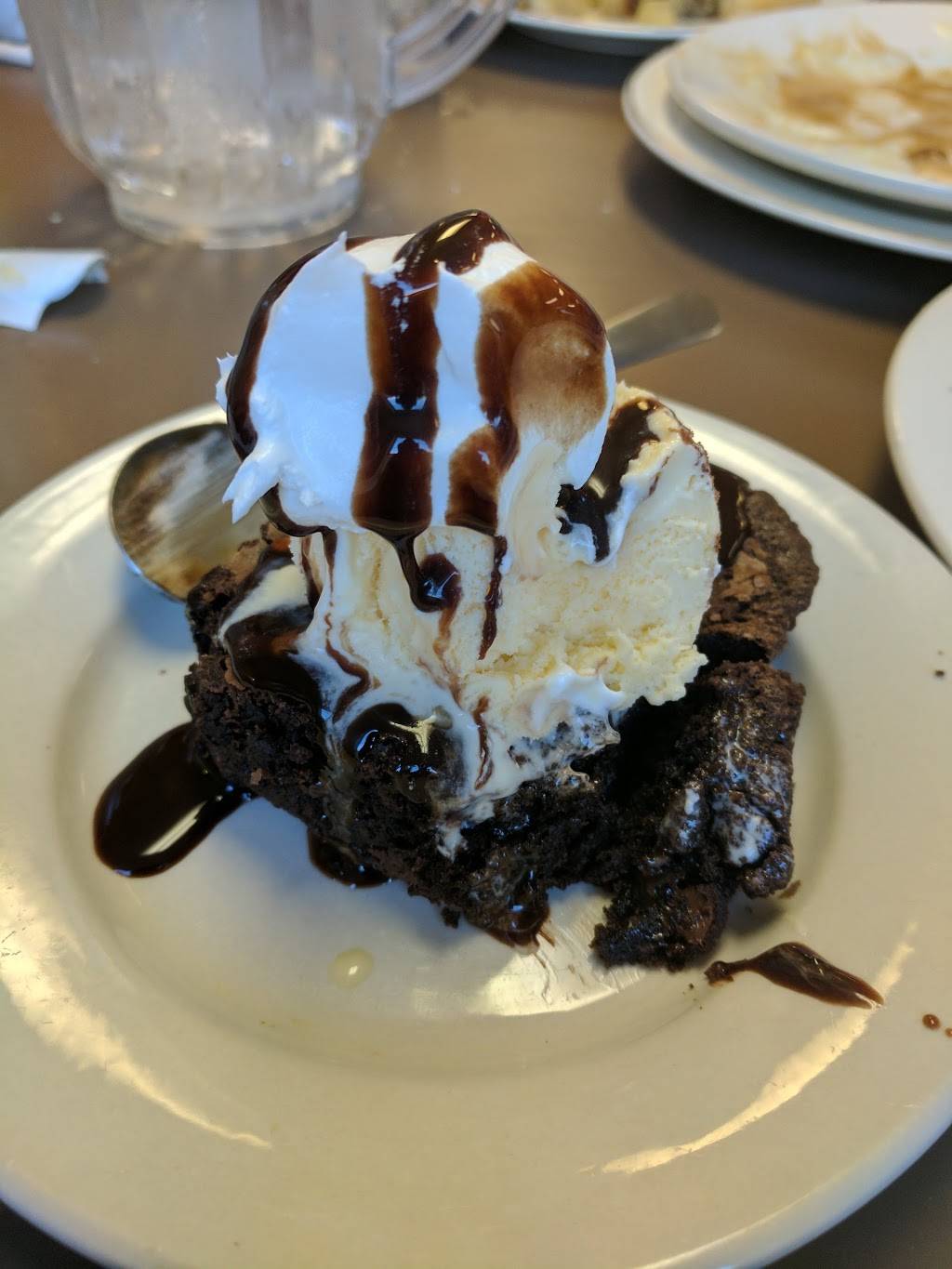 Rail Yard Restaurant | restaurant | 1957 Church St, Appomattox, VA 24522, USA | 4343528779 OR +1 434-352-8779