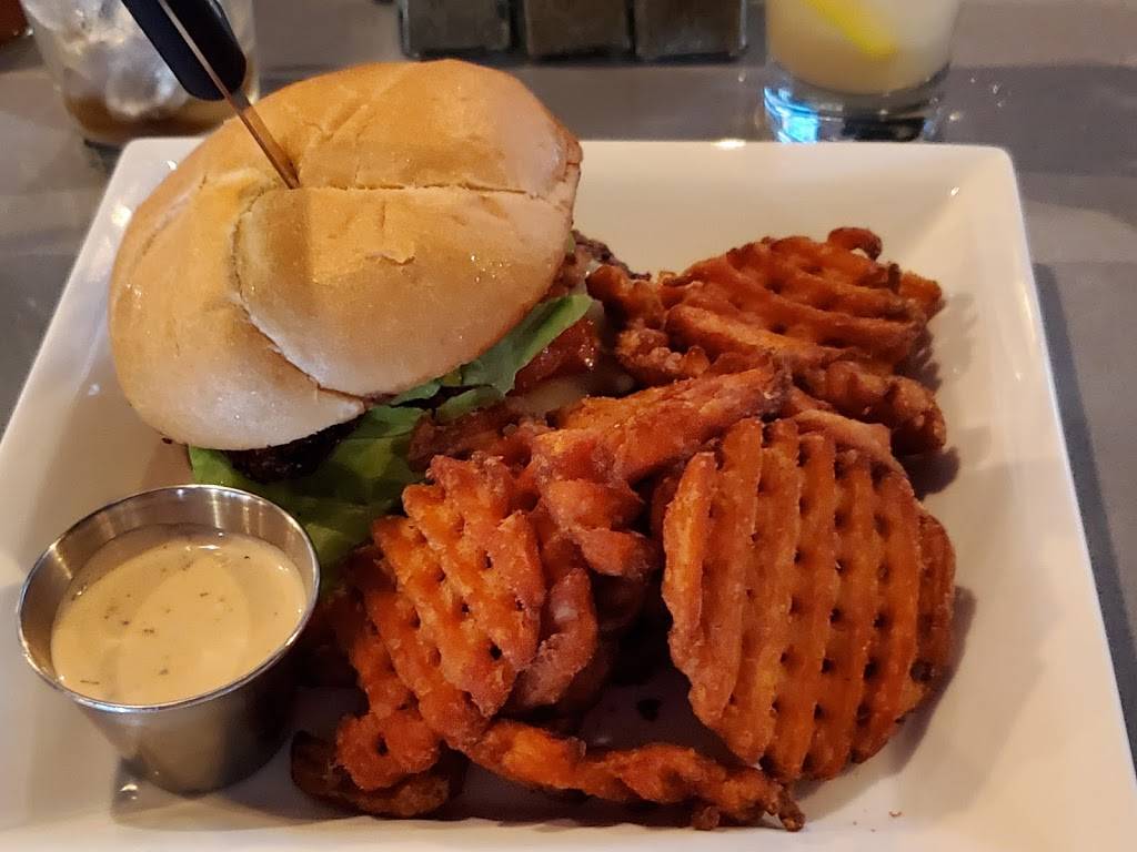 Blackdog Bar & Grill | restaurant | 2835 19th Ave, Forest Grove, OR 97116, USA | 5033525976 OR +1 503-352-5976