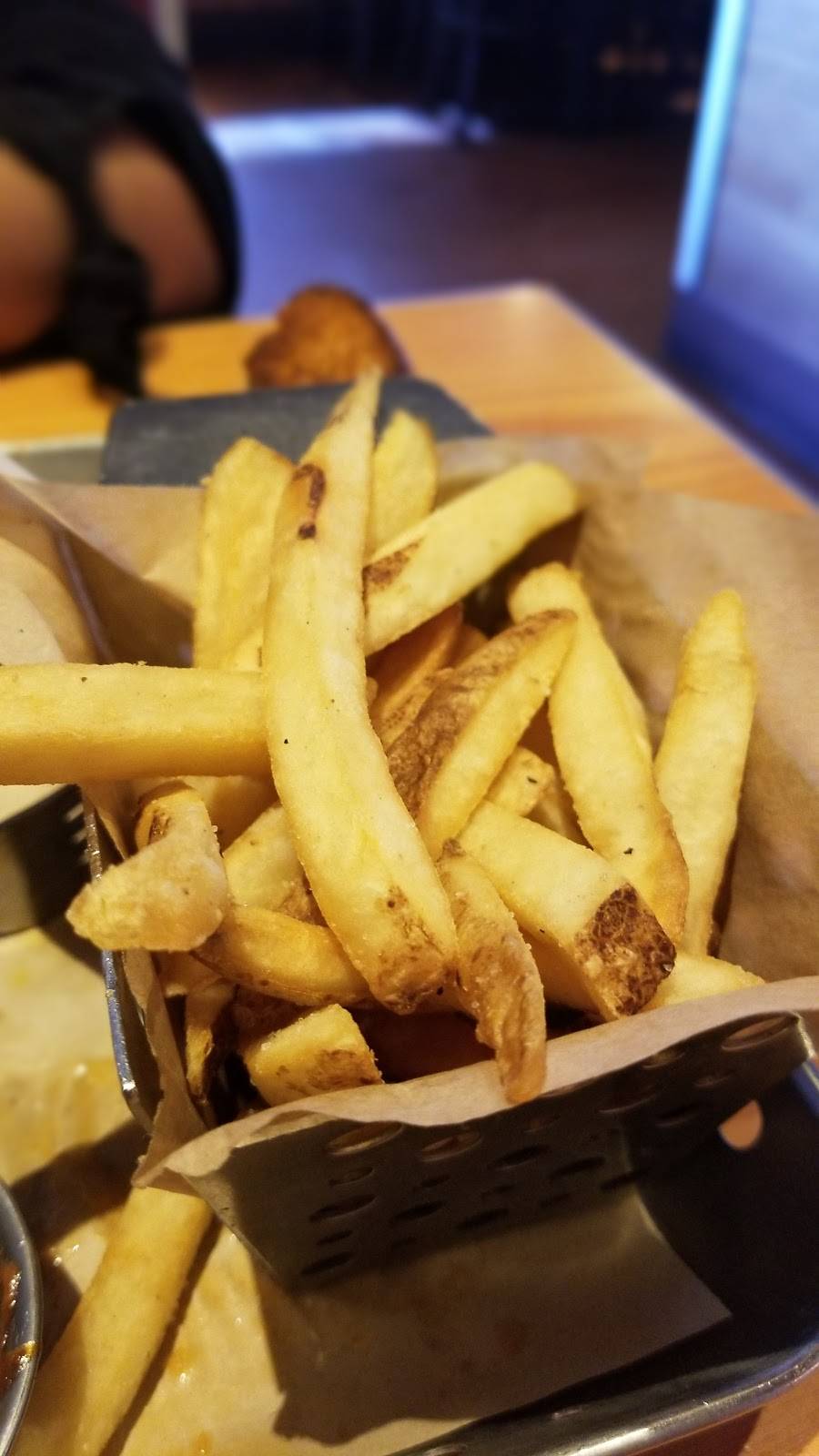 Chilis Grill & Bar | meal takeaway | 1371 N Litchfield Rd, Goodyear, AZ 85338, USA | 6235354222 OR +1 623-535-4222