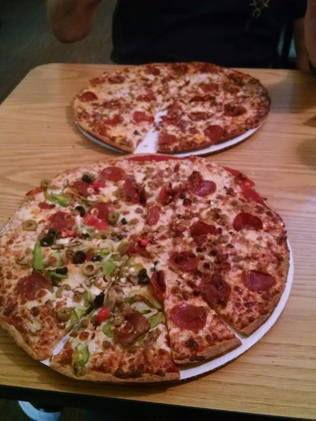 Pizza King | restaurant | 200 Old Orchard Square, East Ellijay, GA 30540, USA | 7066356666 OR +1 706-635-6666