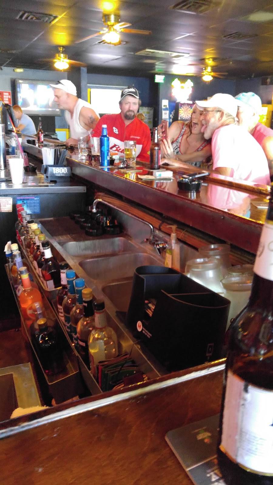 Sneakys Sports Bar & Grill | restaurant | 7500 Ulmerton Rd # 31, Largo, FL 33771, USA | 7275369000 OR +1 727-536-9000