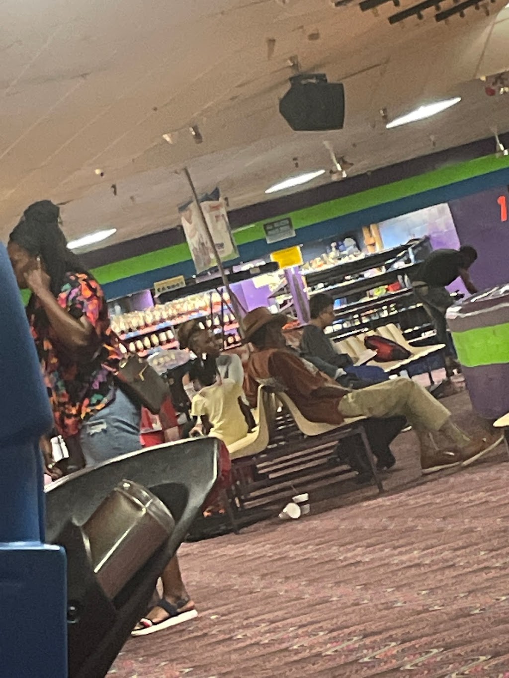 East End Skating Center | restaurant | 5718 Mt Moriah Rd, Memphis, TN 38115, USA | 9013637785 OR +1 901-363-7785