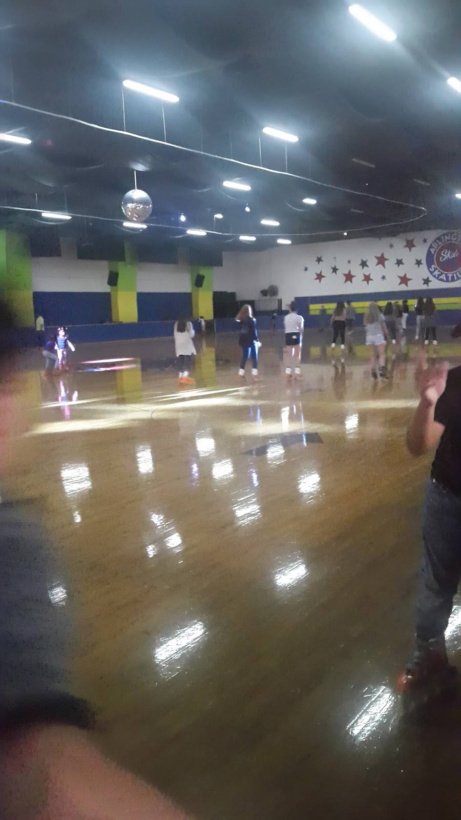 Arlington Skatium | meal takeaway | 5515 S Cooper St, Arlington, TX 76017, USA | 8177846222 OR +1 817-784-6222