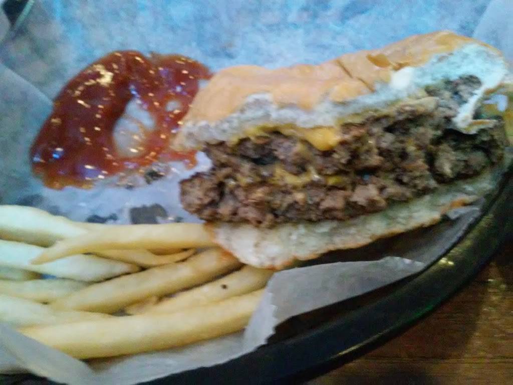 Nite Hawk Bar & Grill | restaurant | 105 Greene St, Slater, IA 50244, USA | 5152283500 OR +1 515-228-3500