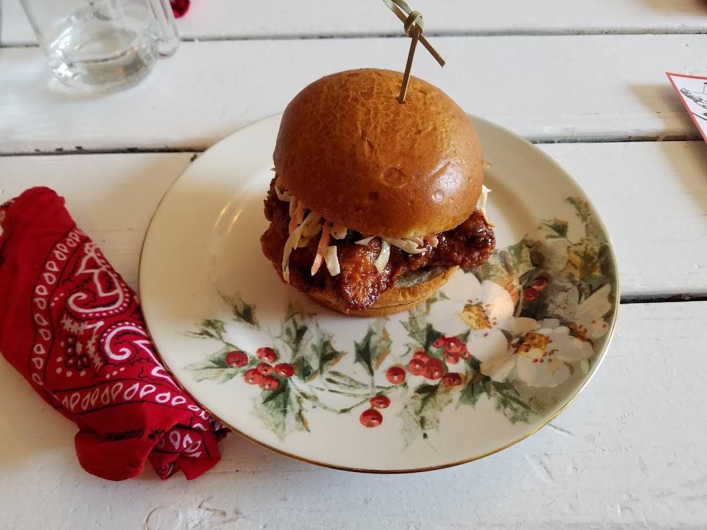 The Budlong Hot Chicken | meal takeaway | 1008 W Armitage Ave, Chicago, IL 60614, USA | 7732709005 OR +1 773-270-9005