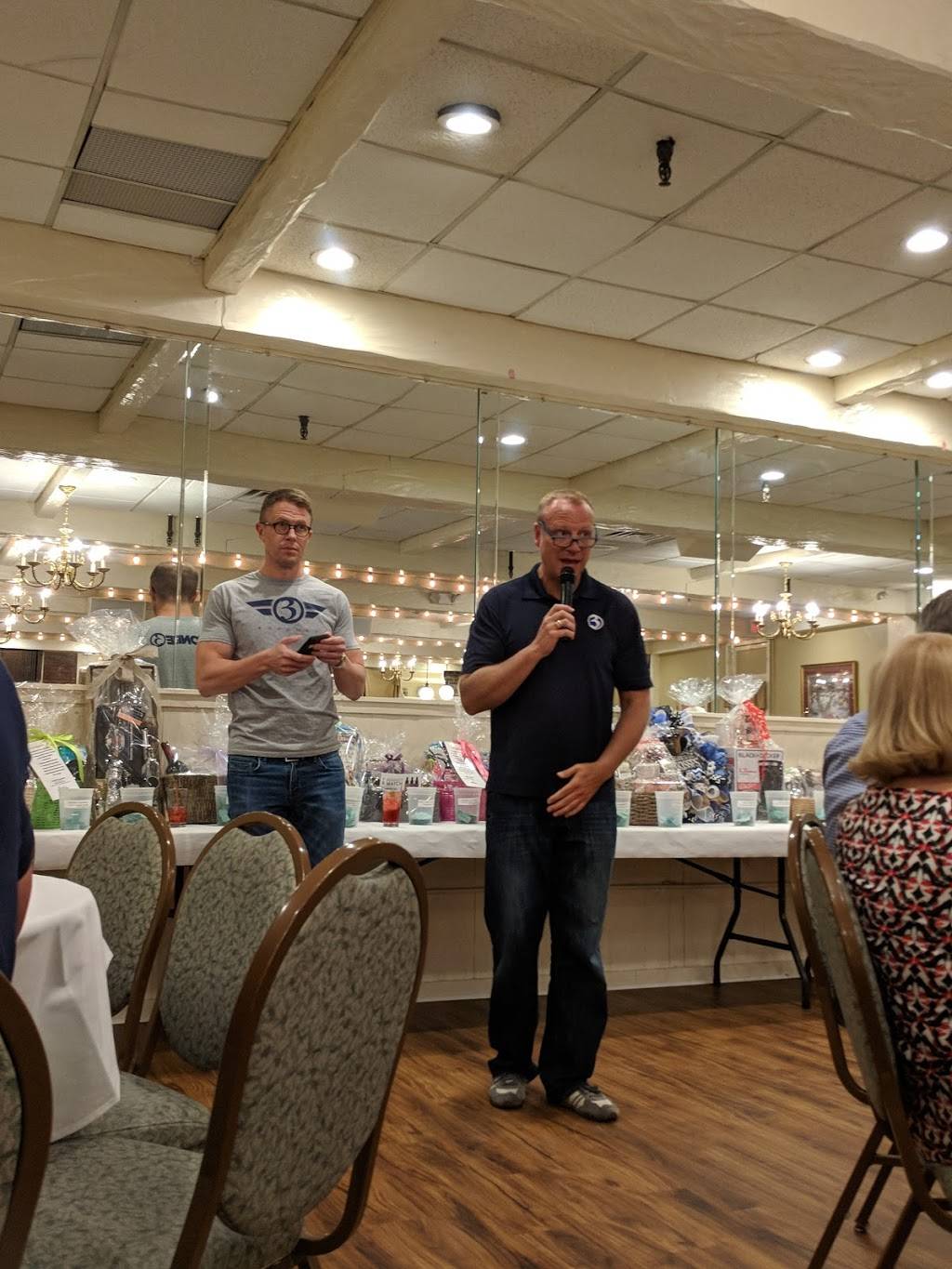 Nuchies Restaurant | restaurant | 164 Central St, Bristol, CT 06010, USA | 8605821108 OR +1 860-582-1108