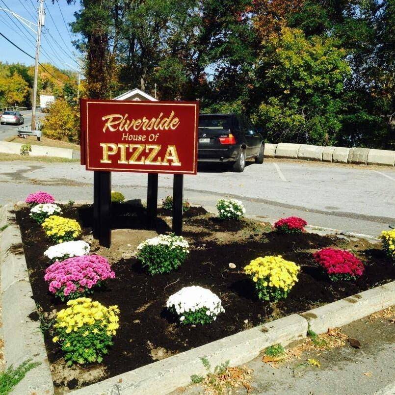 Riverside House of Pizza | restaurant | 4 Free St, Old Town, ME 04468, USA | 2078276600 OR +1 207-827-6600