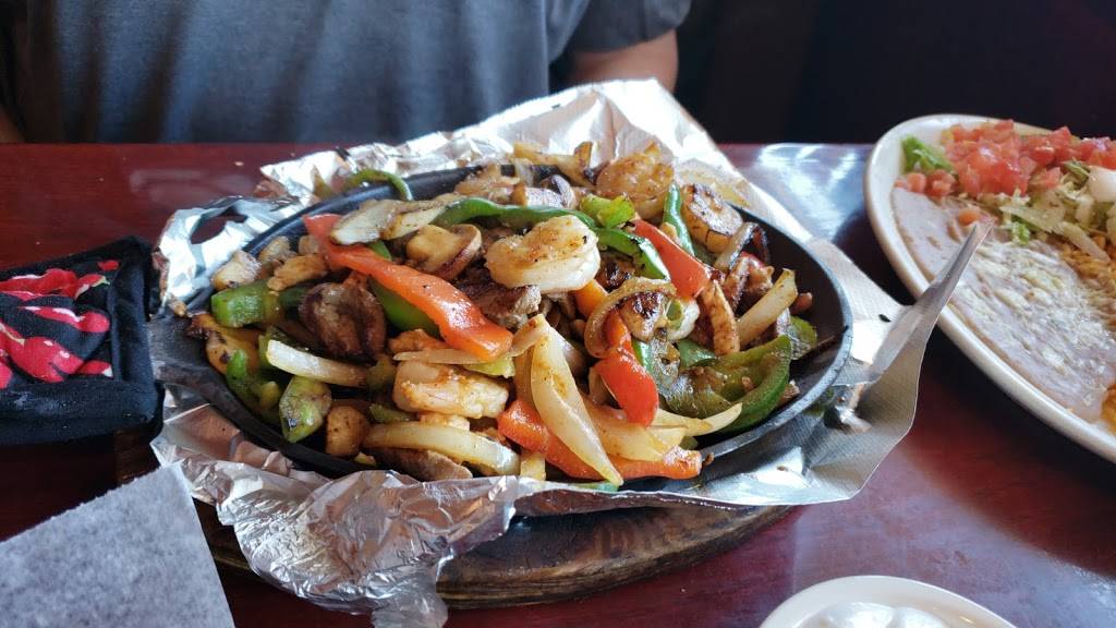 Fiesta Jalapenos Mexican Grill | restaurant | 33725 Center Ridge Rd, North Ridgeville, OH 44039, USA | 4403271431 OR +1 440-327-1431