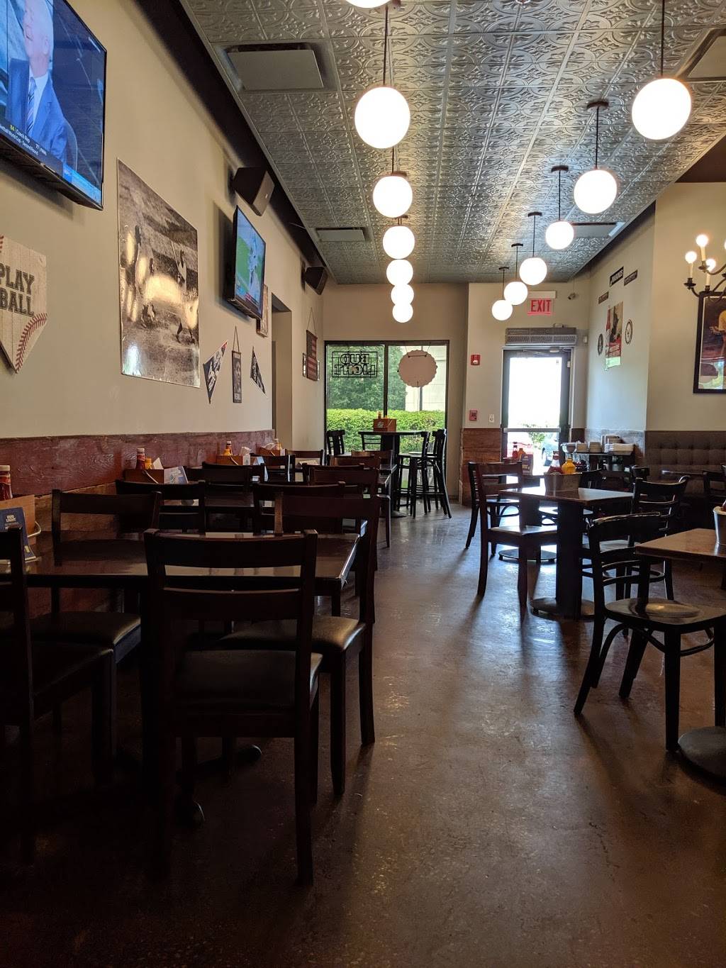 Ramey’s Bar and Grill | restaurant | 2370 Fountain Square Dr, Lombard, IL 60148, USA | 6308702172 OR +1 630-870-2172