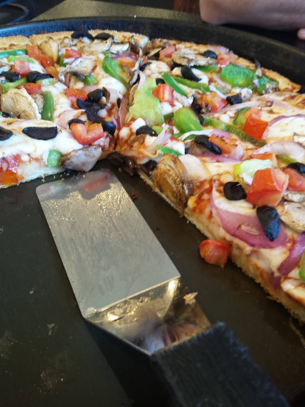 Pizza Hut | restaurant | 2201 N Verity Pkwy, Middletown, OH 45042, USA | 5134243278 OR +1 513-424-3278