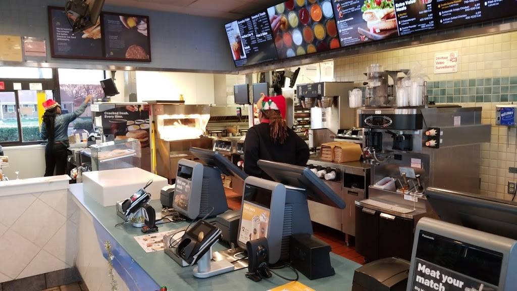 McDonalds | cafe | 6201 College Dr, Suffolk, VA 23435, USA | 7576380414 OR +1 757-638-0414