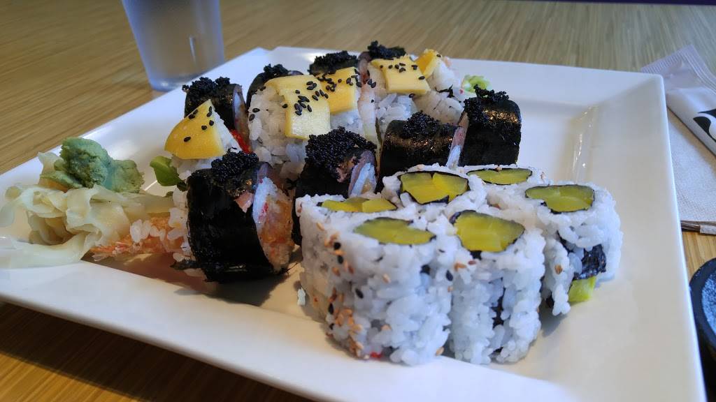 Sushi Shop | restaurant | 5640 Chemin de la Côte-des-Neiges, Montréal, QC H3T 1Z2, Canada | 5147375168 OR +1 514-737-5168