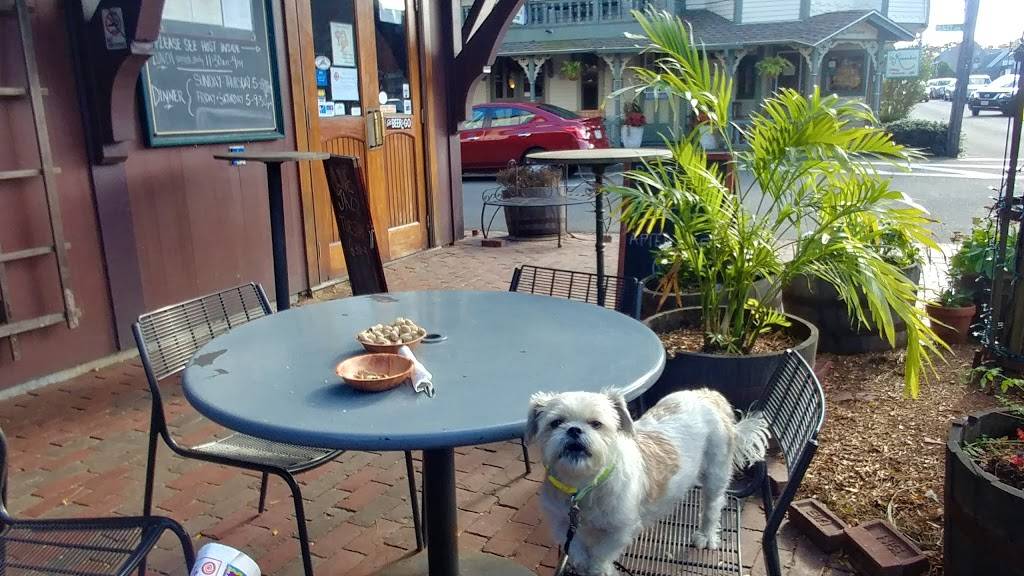 Offshore Ale Co | restaurant | 30 Kennebec Ave, Oak Bluffs, MA 02557, USA | 5086932626 OR +1 508-693-2626