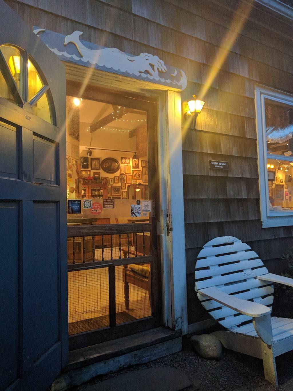 Bloodroot | restaurant | 85 Ferris St, Bridgeport, CT 06605, USA | 2035769168 OR +1 203-576-9168