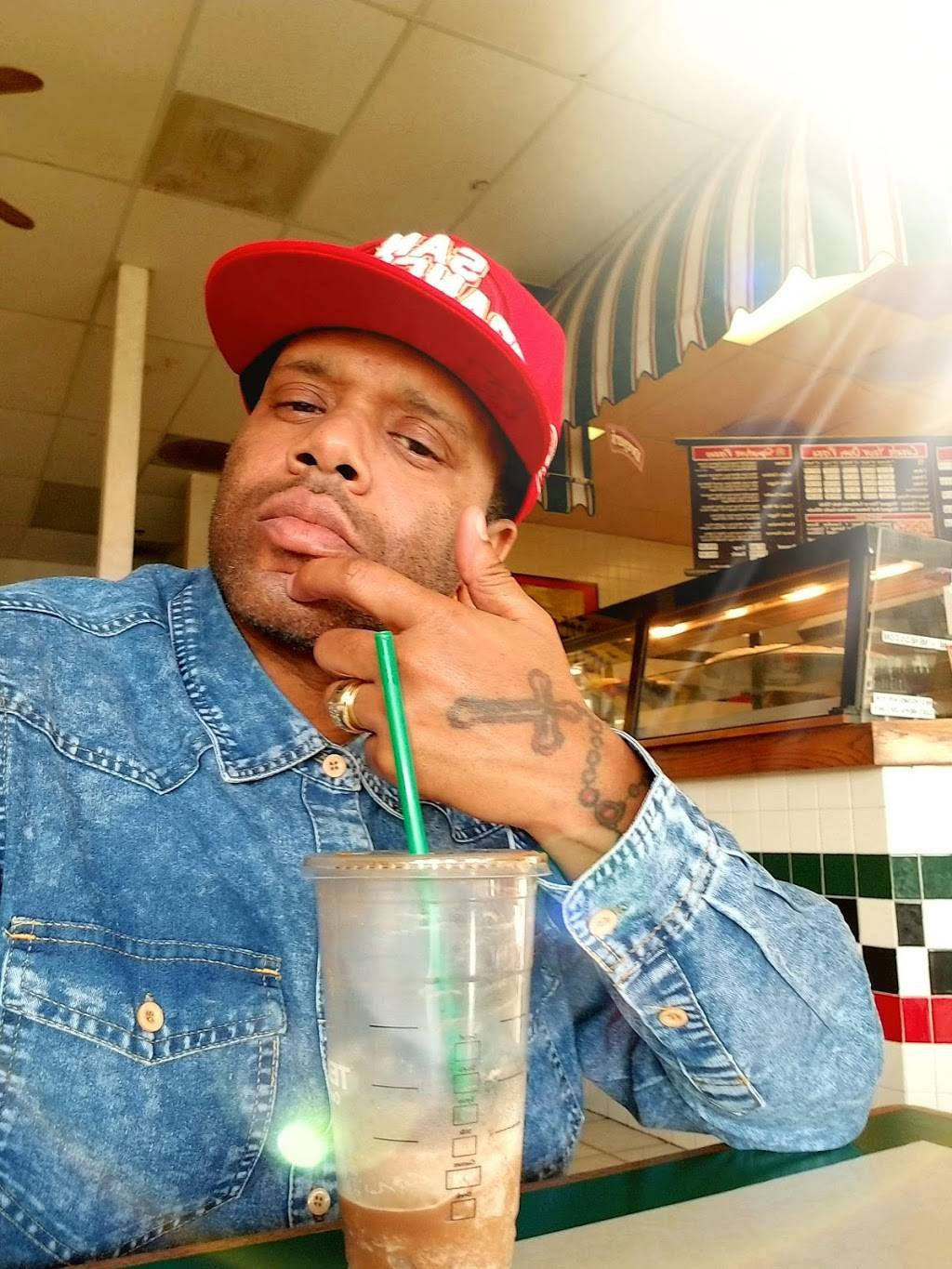 Me-n-Eds | restaurant | 3800 Klose Way, Richmond, CA 94806, USA | 5102222674 OR +1 510-222-2674