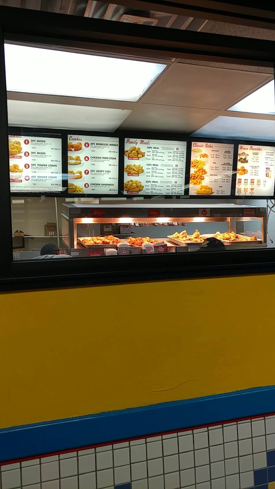 Churchs Chicken | restaurant | 1755 W Jackson Blvd, Chicago, IL 60612, USA | 3122433822 OR +1 312-243-3822