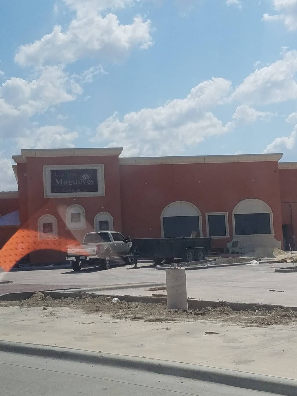 Los Tres Magueyes Cantina & Grill | restaurant | 2801 S General Bruce Dr, Temple, TX 76504, USA | 2544107058 OR +1 254-410-7058