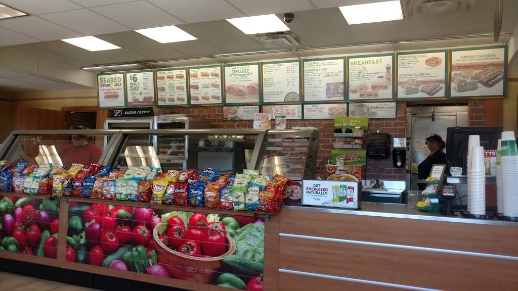 Subway | restaurant | 3350 Martin Luther King Jr Pkwy, Des Moines, IA 50310, USA | 5152790963 OR +1 515-279-0963