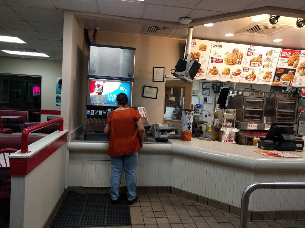KFC | restaurant | 6310 Backlick Rd, Springfield, VA 22150, USA | 7039139861 OR +1 703-913-9861