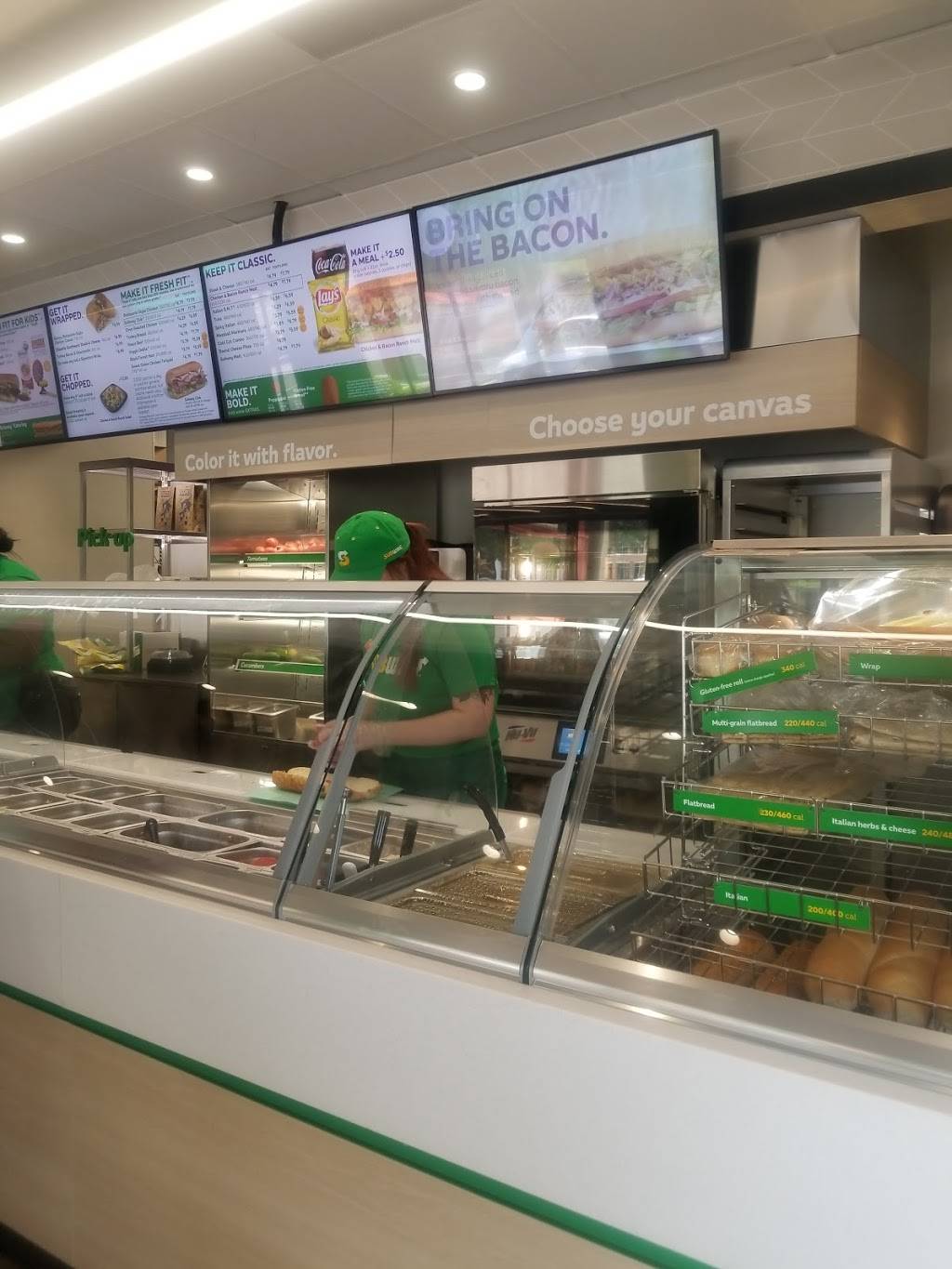 Subway | restaurant | 464 N Main St, Memphis, TN 38105, USA | 9015219753 OR +1 901-521-9753