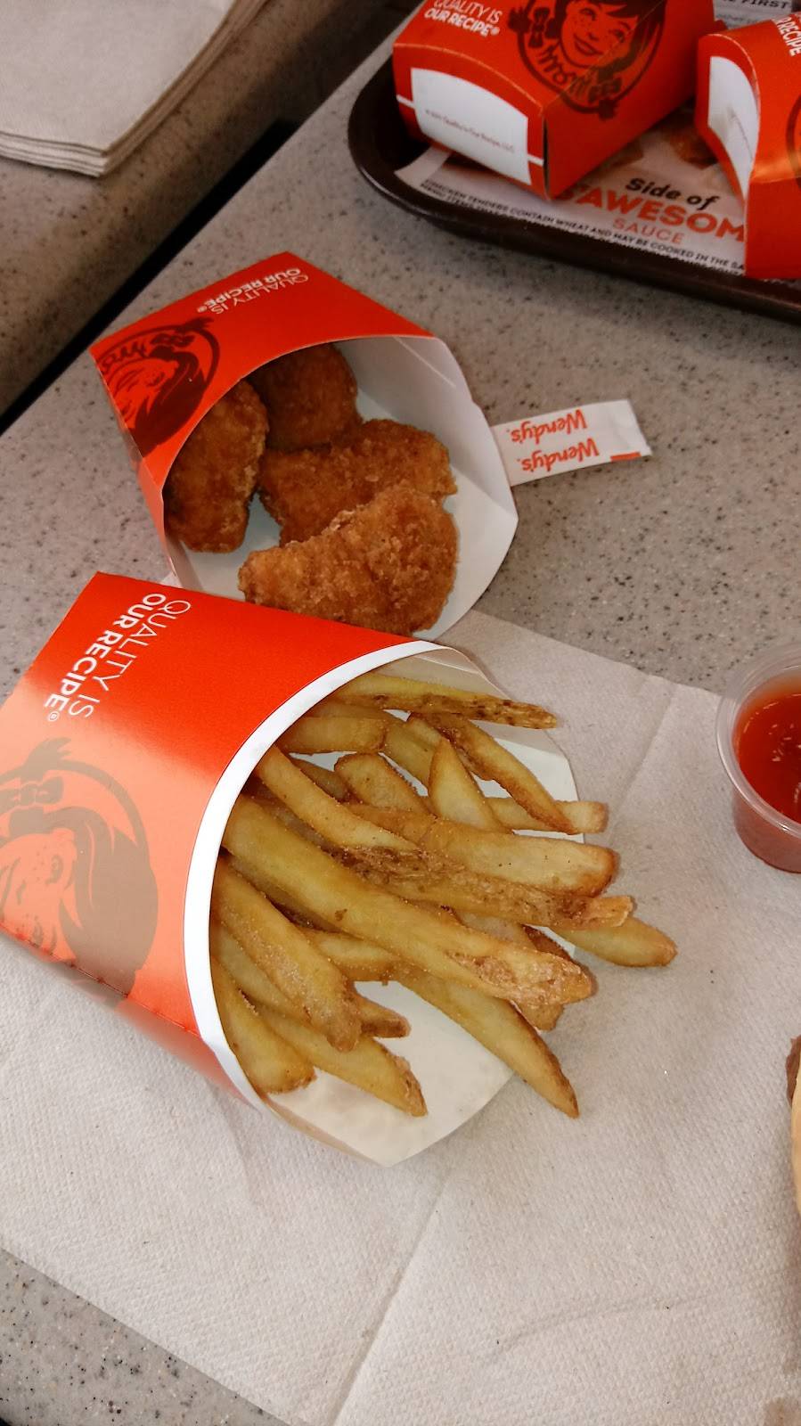 Wendys | restaurant | 1412 4th St NW, New Philadelphia, OH 44663, USA | 3303645991 OR +1 330-364-5991