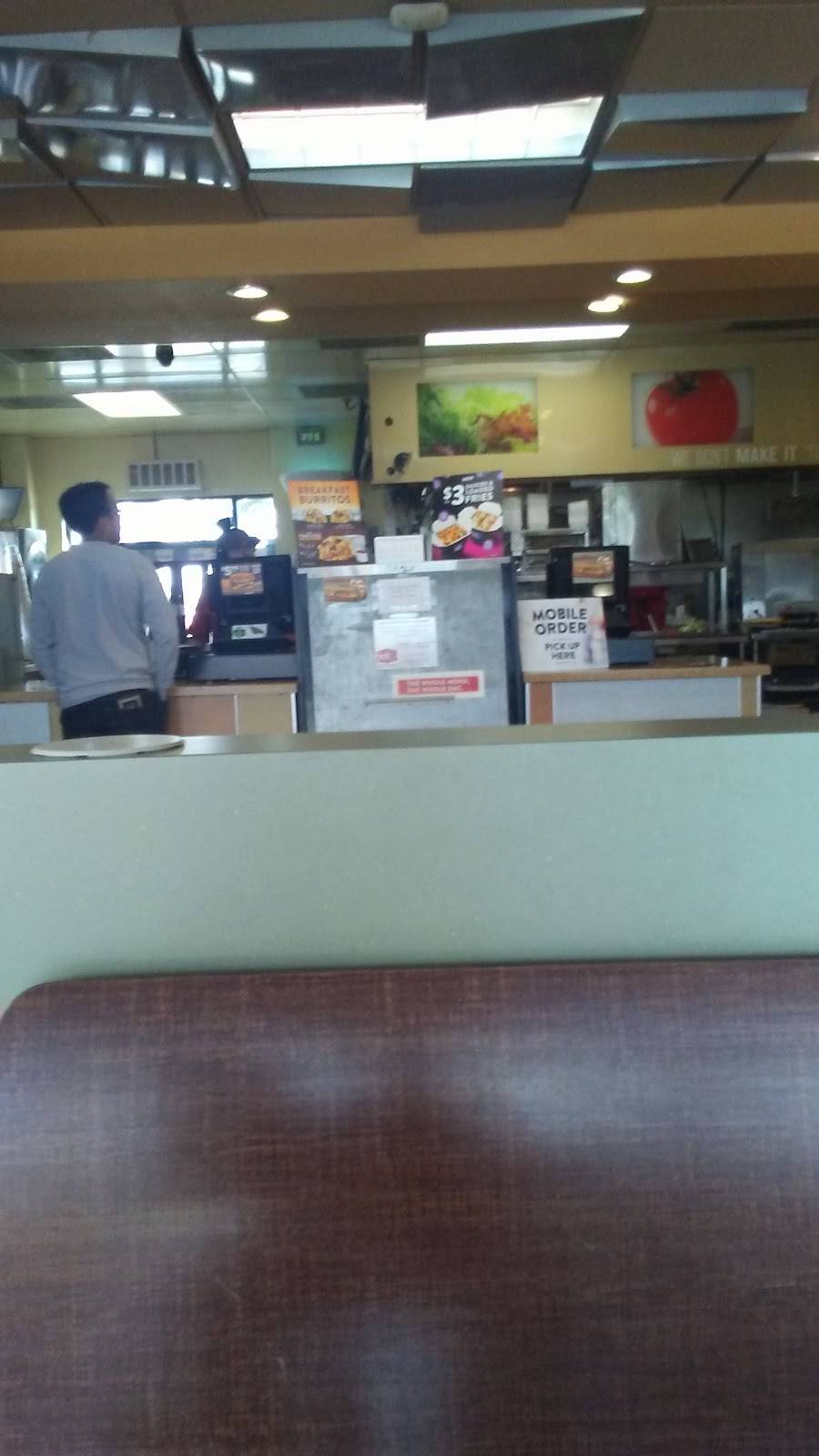 Jack in the Box | restaurant | 742 SW Military Dr, San Antonio, TX 78221, USA | 2109242151 OR +1 210-924-2151