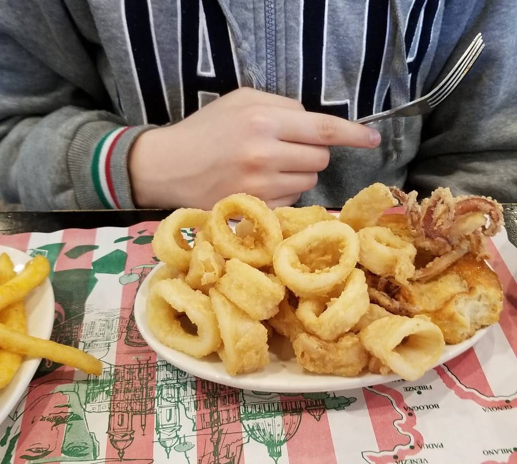 Randazzos Clam Bar | restaurant | 2017 Emmons Ave, Brooklyn, NY 11235, USA | 7186150010 OR +1 718-615-0010