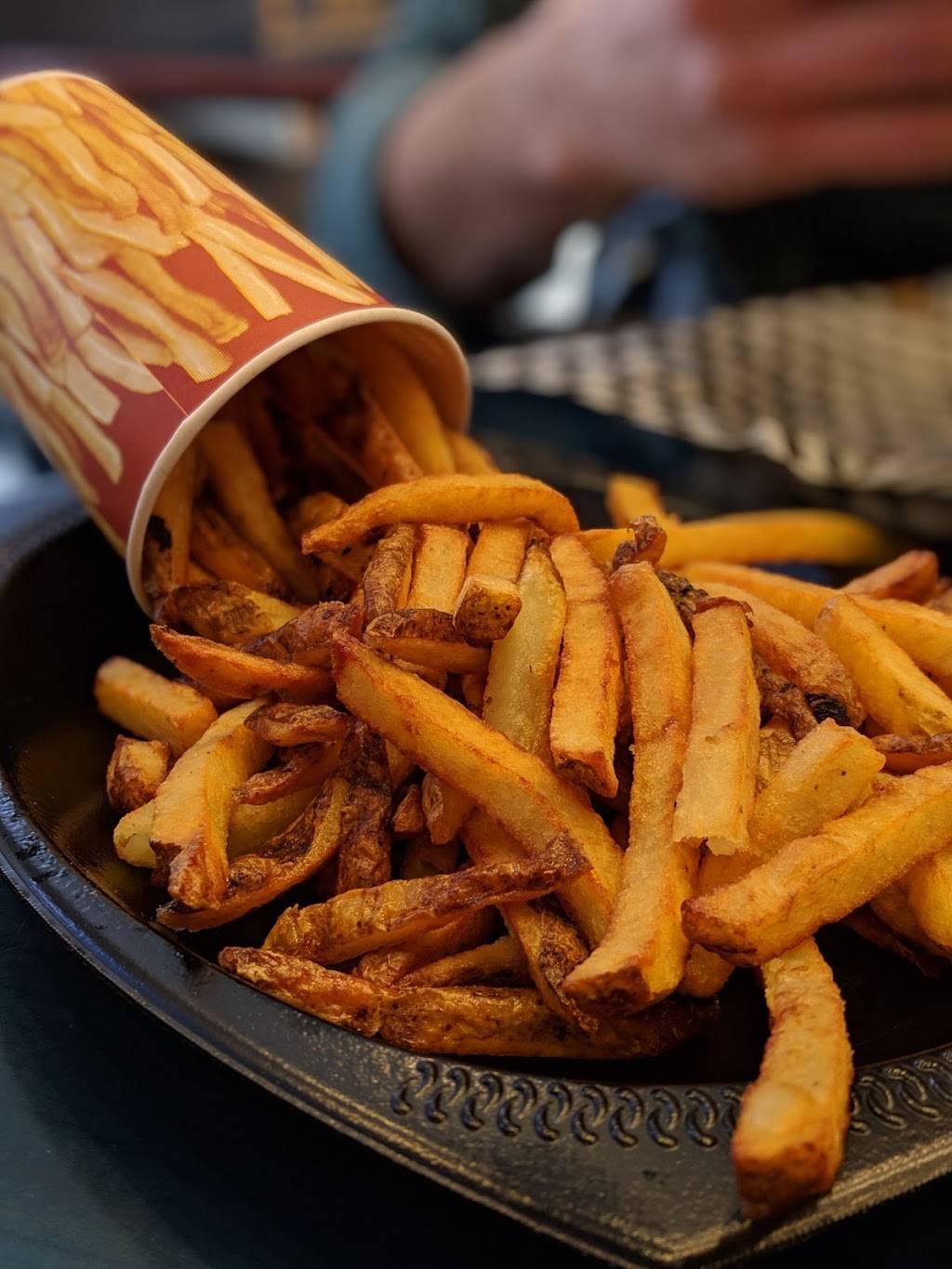 Harbor East Delicatessen & Pizzeria | restaurant | 1006 Aliceanna St, Baltimore, MD 21201, USA | 4102446156 OR +1 410-244-6156