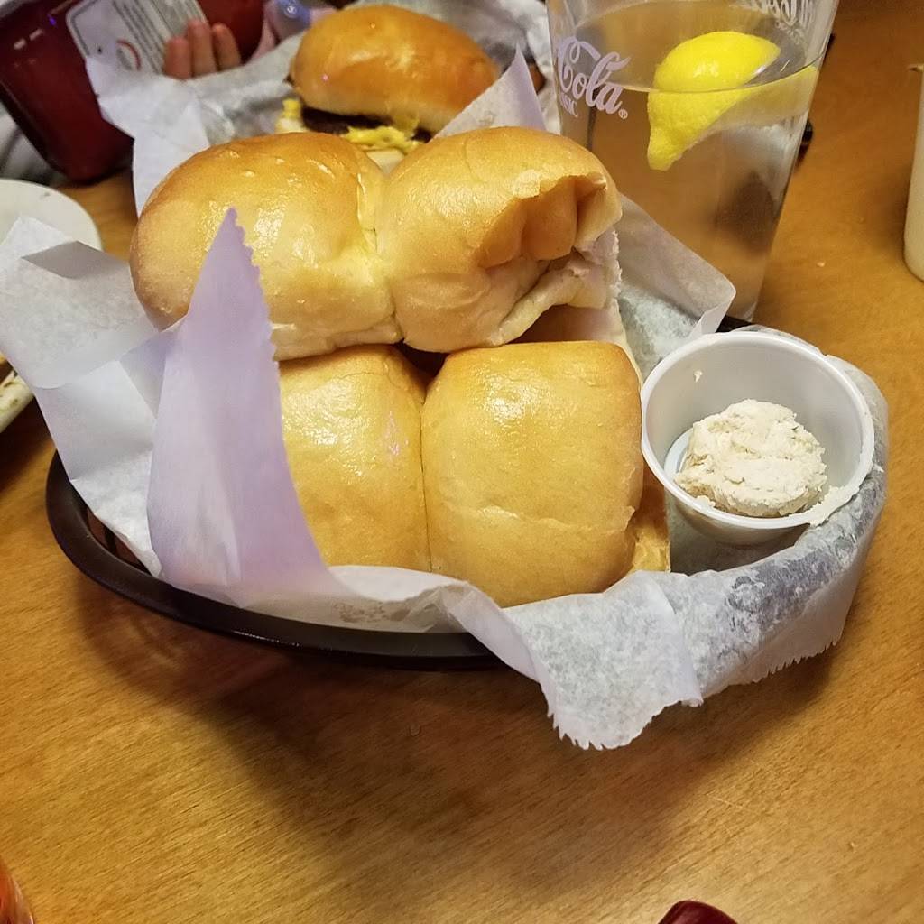 Texas Roadhouse | restaurant | 6707 W Kellogg Dr, Wichita, KS 67209, USA | 3169438722 OR +1 316-943-8722