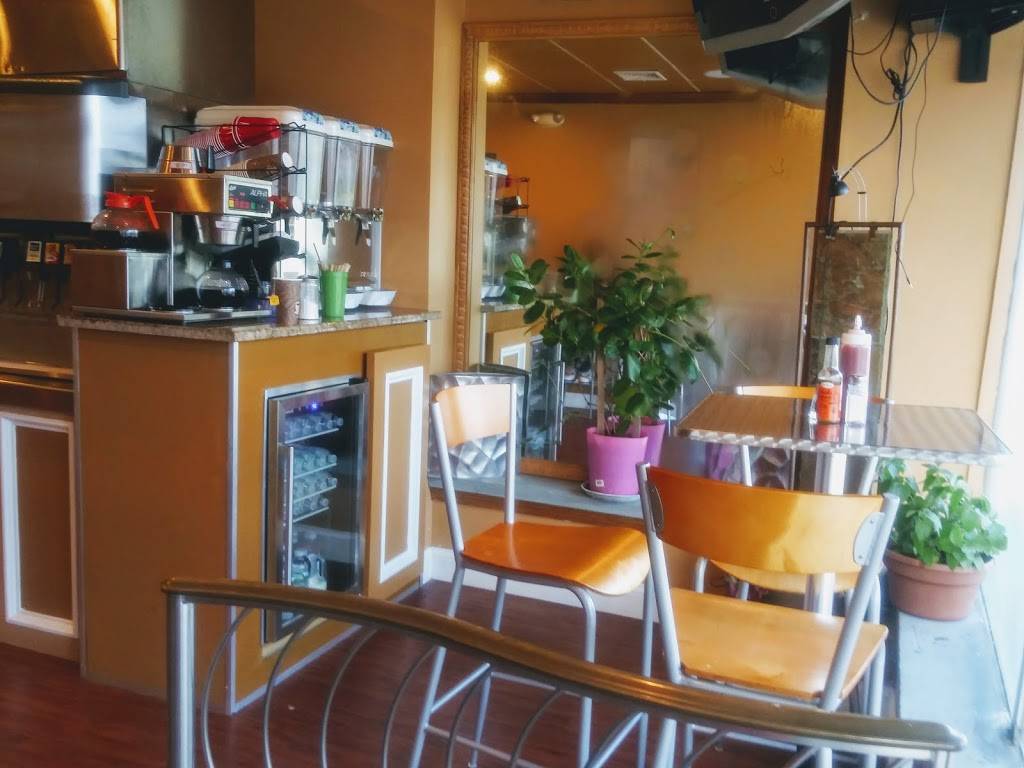 Olivias | restaurant | 1223 Park Ave, Bridgeport, CT 06604, USA | 4758006435 OR +1 475-800-6435