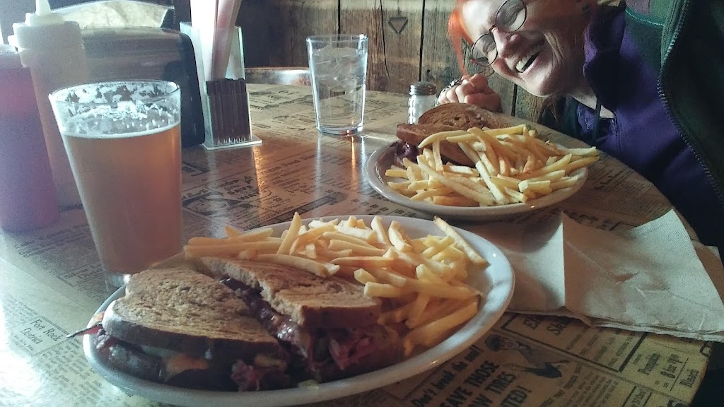 Pioneer Saloon and Restaurant | restaurant | 327 Main St, Paisley, OR 97636, USA | 5419433289 OR +1 541-943-3289