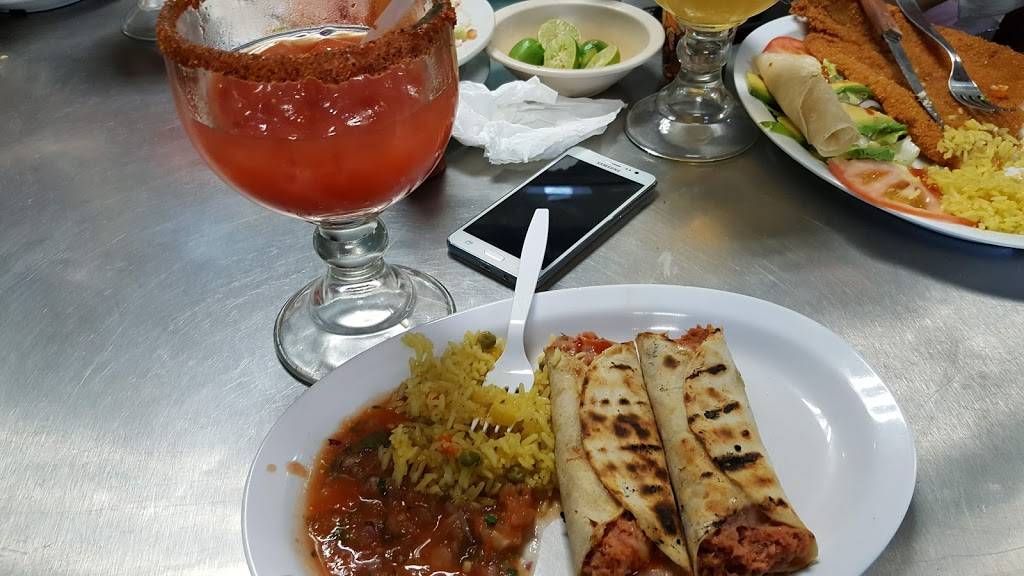 Las Labradas | restaurant | Local 19 y 20, Av de los Insurgentes 18137, Río Tijuana 3a. Etapa, Rio Tijuana 3ra Etapa, 22226 Tijuana, B.C., Mexico | 016646251736 OR +52 664 625 1736