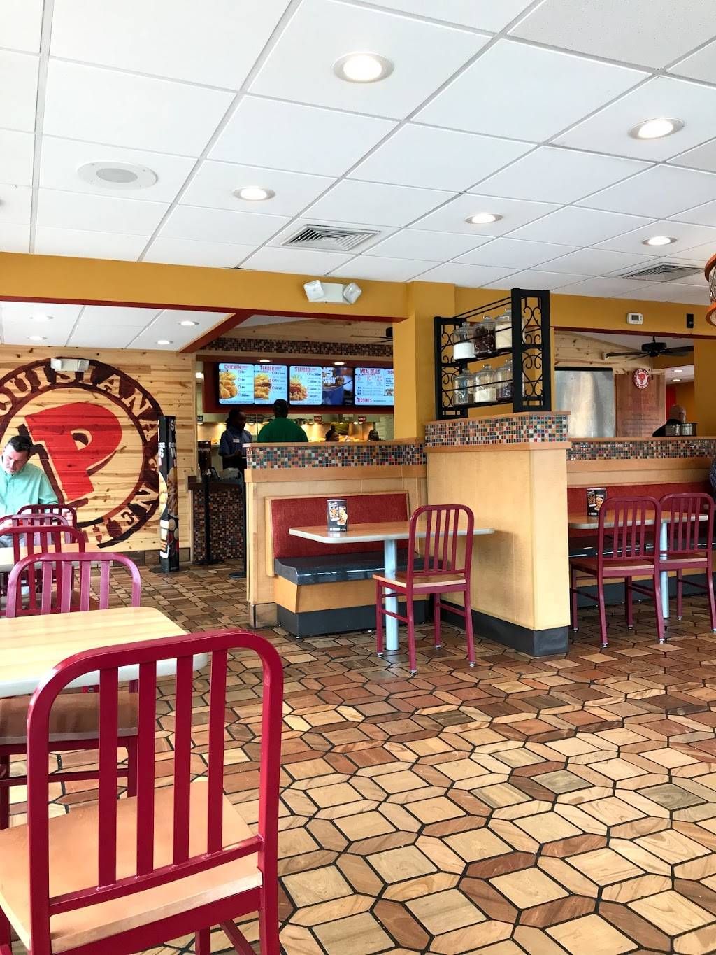 Popeyes Louisiana Kitchen | restaurant | 1412 N Main St, Gainesville, FL 32601, USA | 3523771733 OR +1 352-377-1733