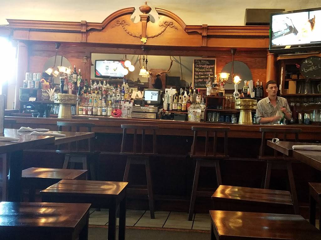 Silver Spring House | restaurant | 6655 N Green Bay Ave, Glendale, WI 53209, USA | 4144469889 OR +1 414-446-9889