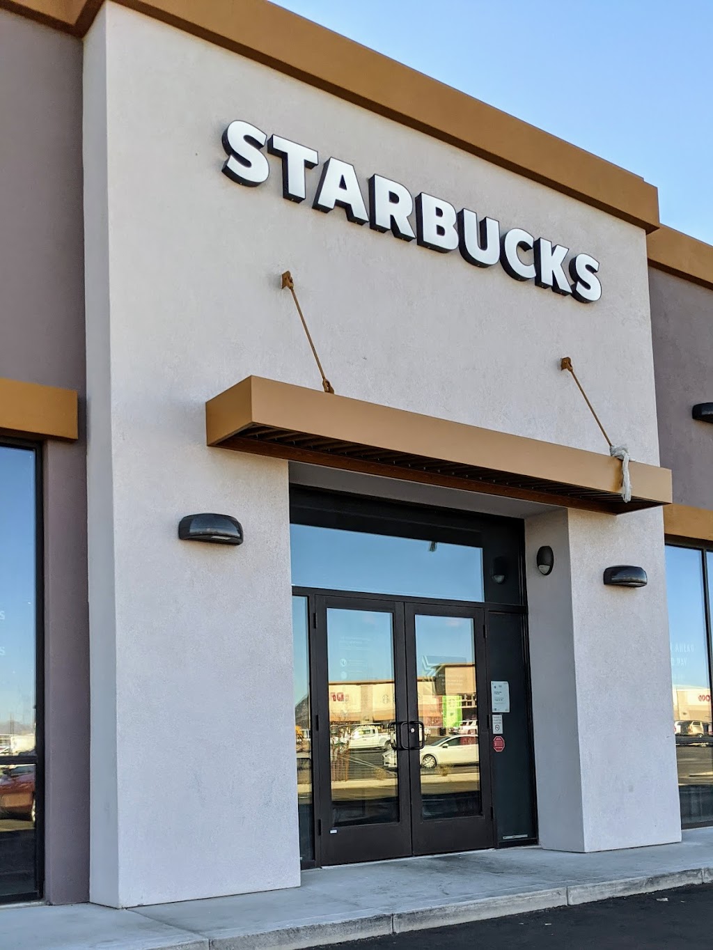 Starbucks | cafe | 4751 AZ-95, Fort Mohave, AZ 86426, USA | 9287049822 OR +1 928-704-9822
