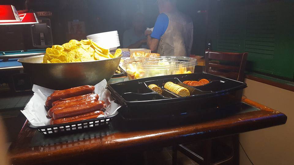 Charlies 2 Pub & Grill | restaurant | 3239 S US-1, Fort Pierce, FL 34982, USA | 7724295300 OR +1 772-429-5300