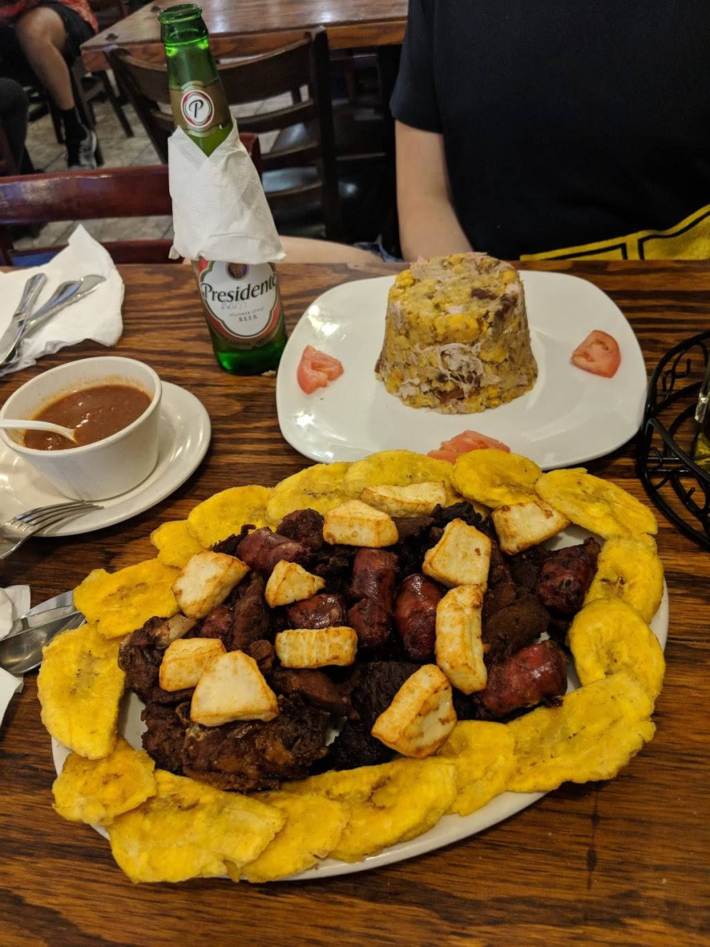 El Castillo de Jagua | restaurant | 679 Flatbush Ave, Brooklyn, NY 11225, USA | 7186845187 OR +1 718-684-5187