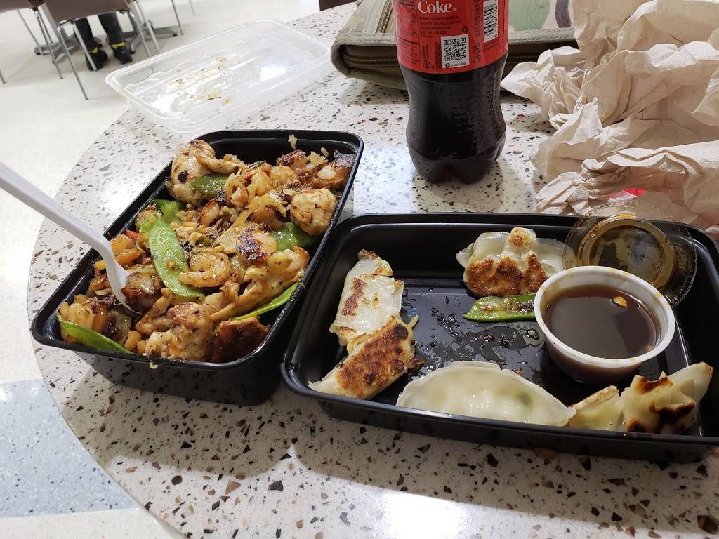 Genghis Grill | restaurant | 2625 International Pkwy, Dallas, TX 75261, USA | 9729736408 OR +1 972-973-6408