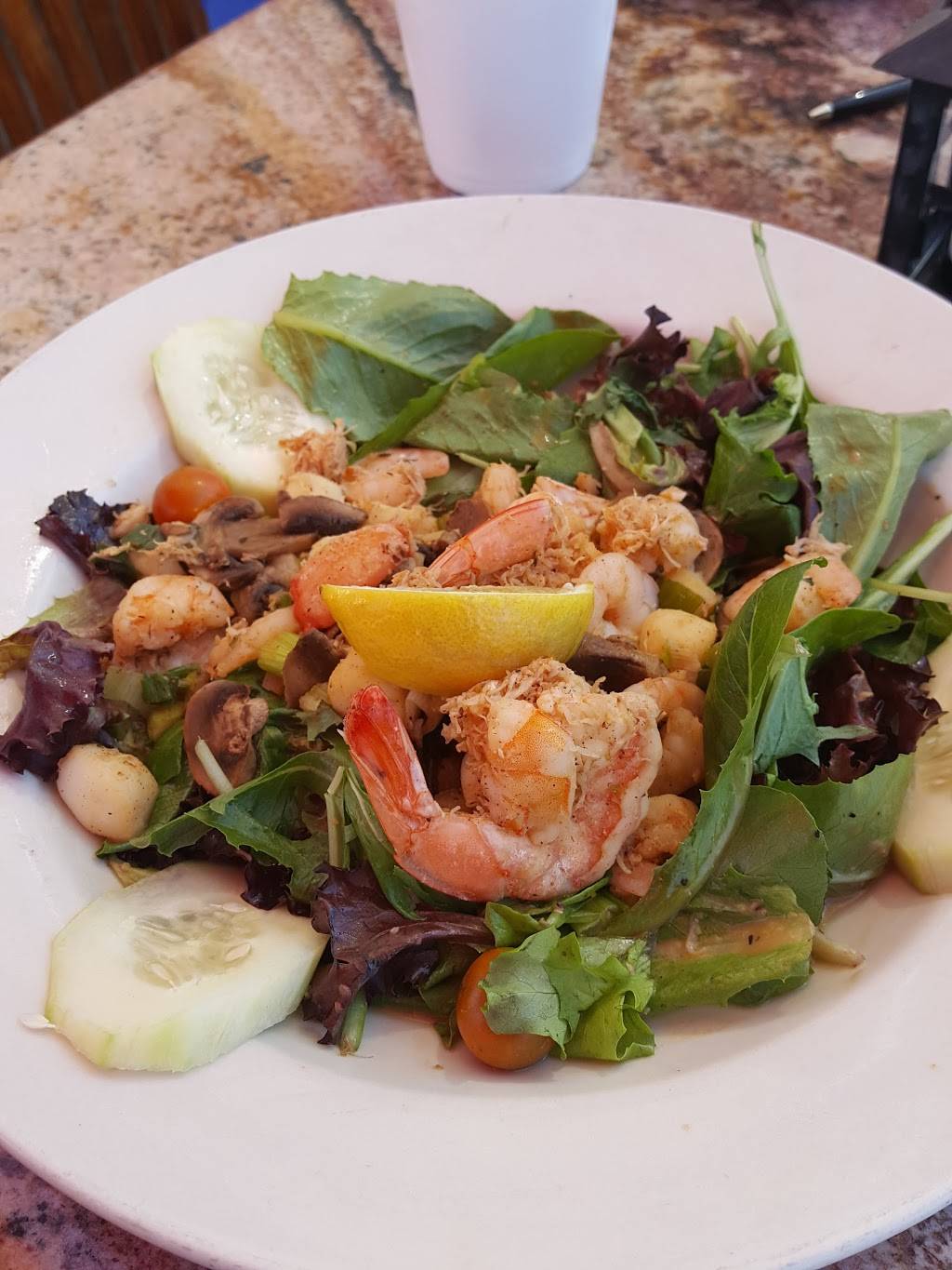 Lighthouse Oyster Bar & Grill | restaurant | 262 Harbor Dr South 201, Oceanside, CA 92054, USA | 7604331900 OR +1 760-433-1900