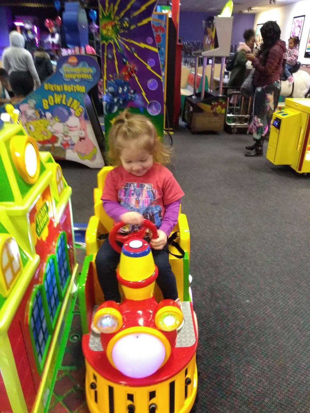 Chuck E. Cheeses | restaurant | 2990 S 108th St, West Allis, WI 53227, USA | 4145463600 OR +1 414-546-3600