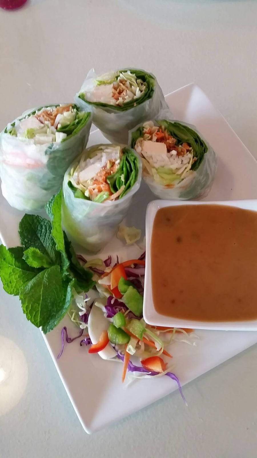 Family Thai Cuisine | restaurant | 9601 Mickelberry Rd NW #111, Silverdale, WA 98383, USA | 3606983663 OR +1 360-698-3663
