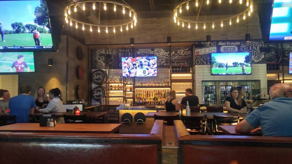 State & Main Kitchen & Bar | restaurant | 396 The East Mall Building C, Etobicoke, ON M9B 6L5, Canada | 4166260395 OR +1 416-626-0395