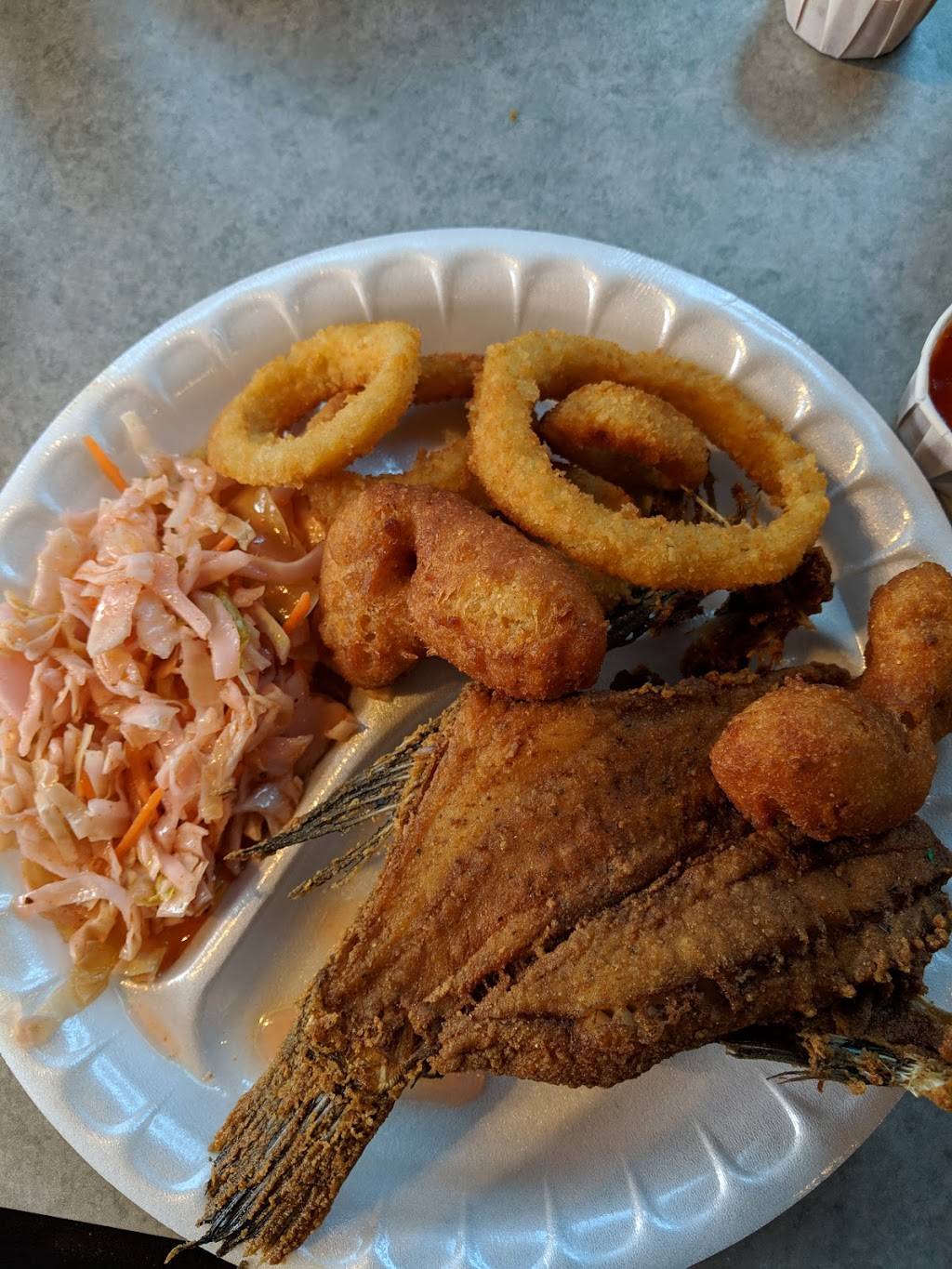 Sea Hut | restaurant | 354 E Franklin St, Monroe, NC 28112, USA | 7046358981 OR +1 704-635-8981