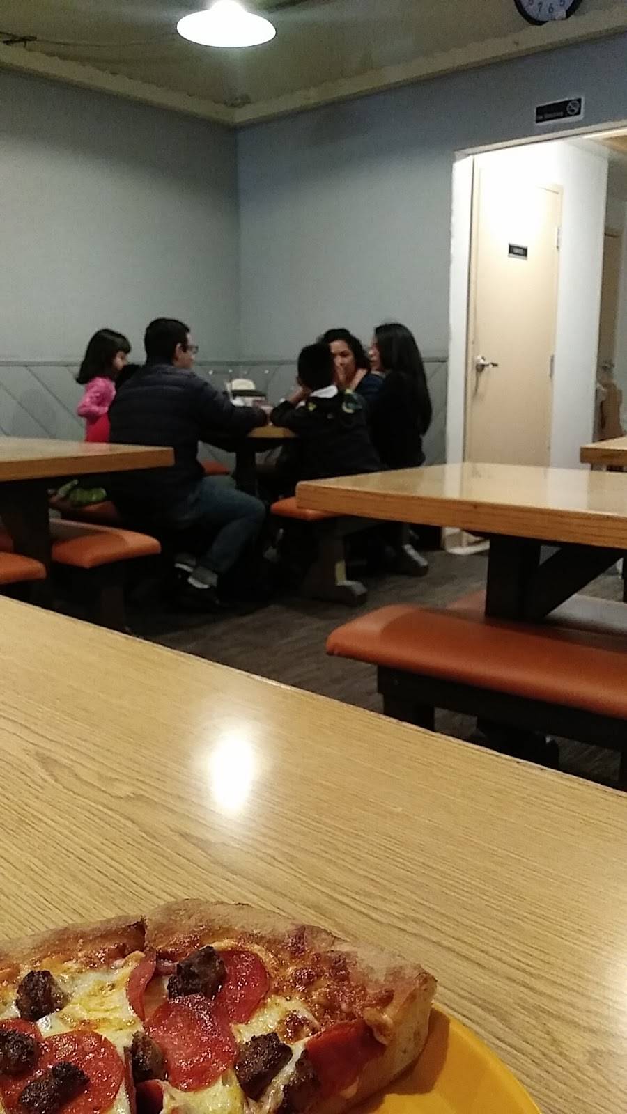 Round Table Pizza | meal delivery | 57 N Santa Cruz Ave, Los Gatos, CA 95030, USA | 4083547520 OR +1 408-354-7520